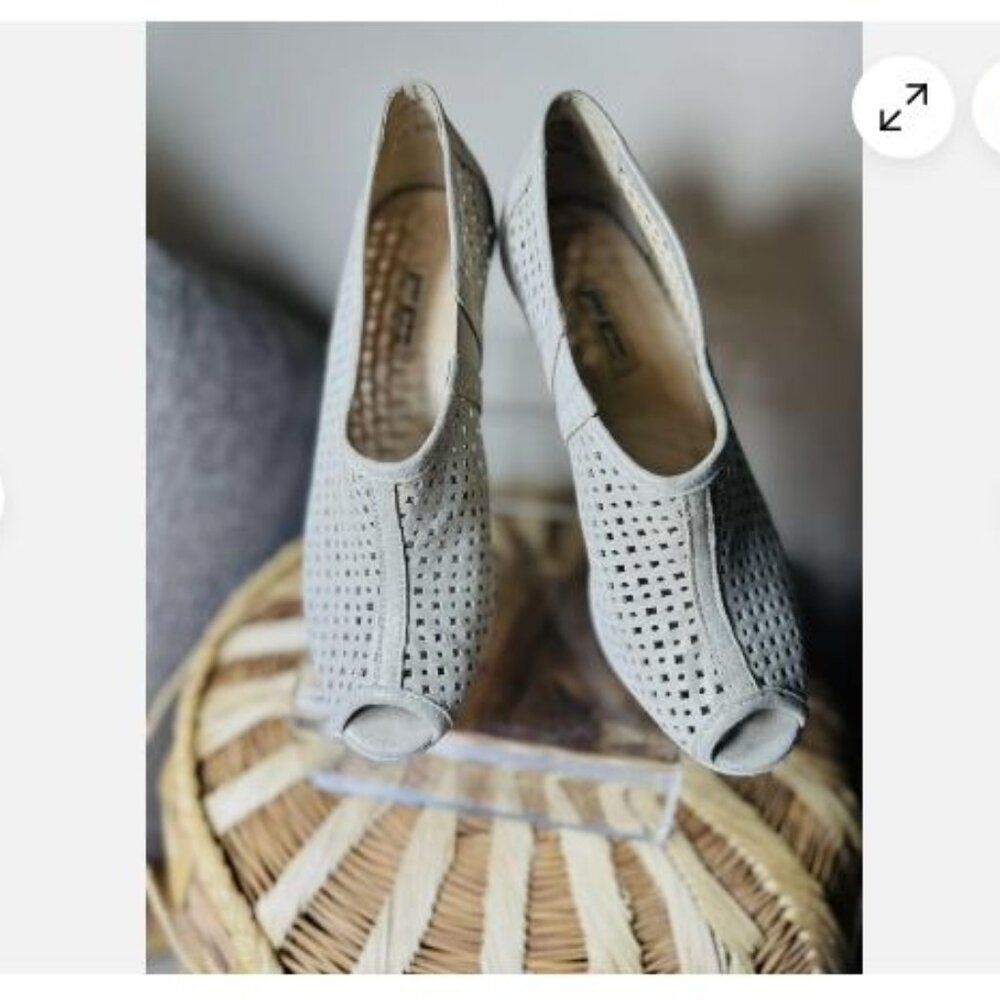 Paul Green Platform Gold 4.5 / 7 Suede Peep Toe Perforated Lazer Cut Out Heels